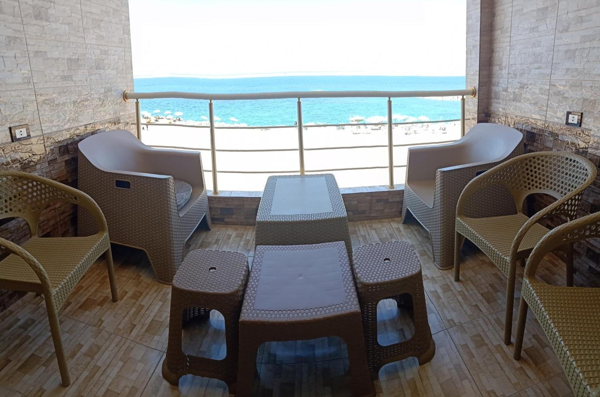 Furnished Apartment - Beach View "Nearest Beach 2 Minutes Walking" - Free Wifi- Abo Keer - Alexandria - Egypt Abu Qir Luaran gambar