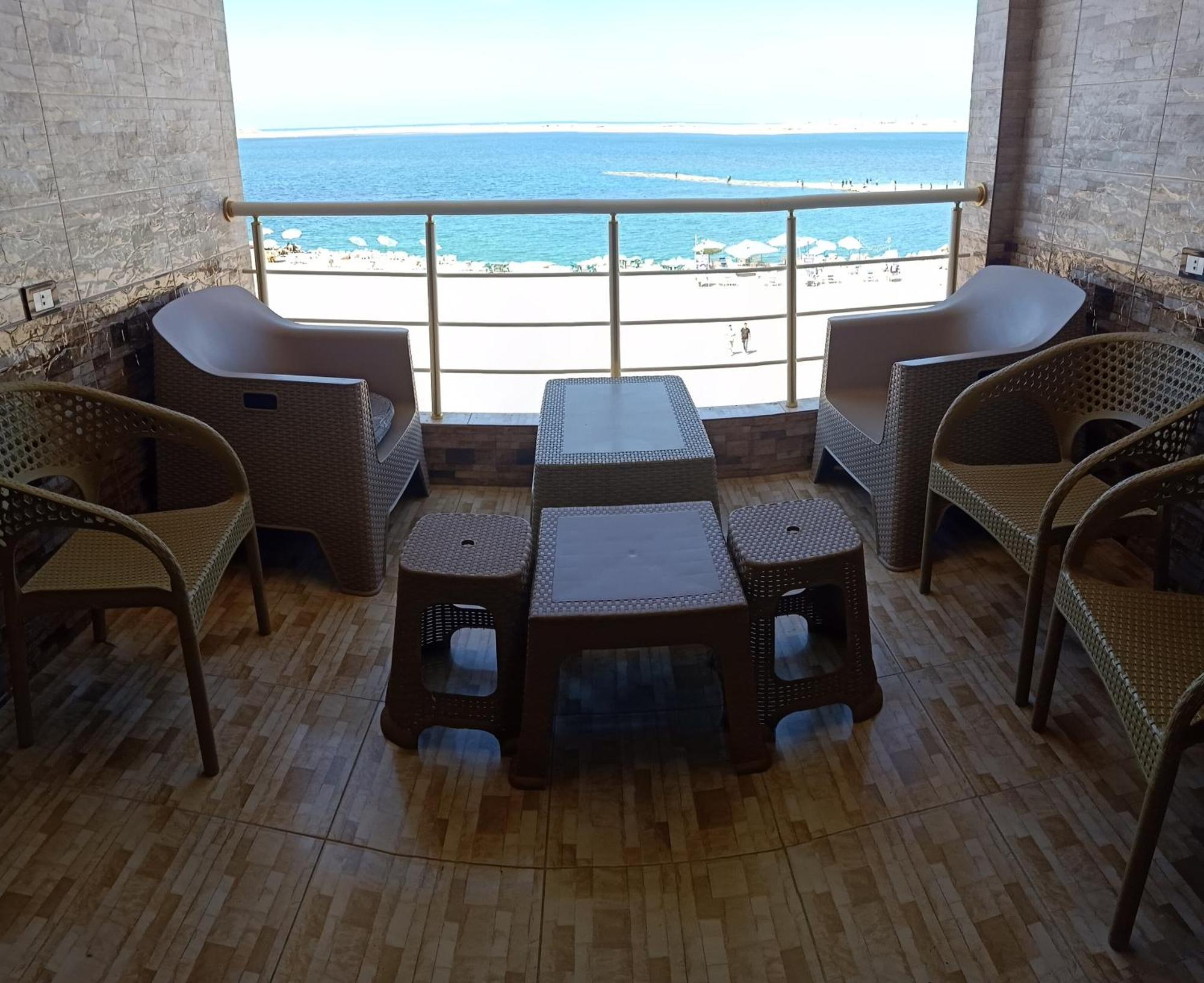 Furnished Apartment - Beach View "Nearest Beach 2 Minutes Walking" - Free Wifi- Abo Keer - Alexandria - Egypt Abu Qir Luaran gambar