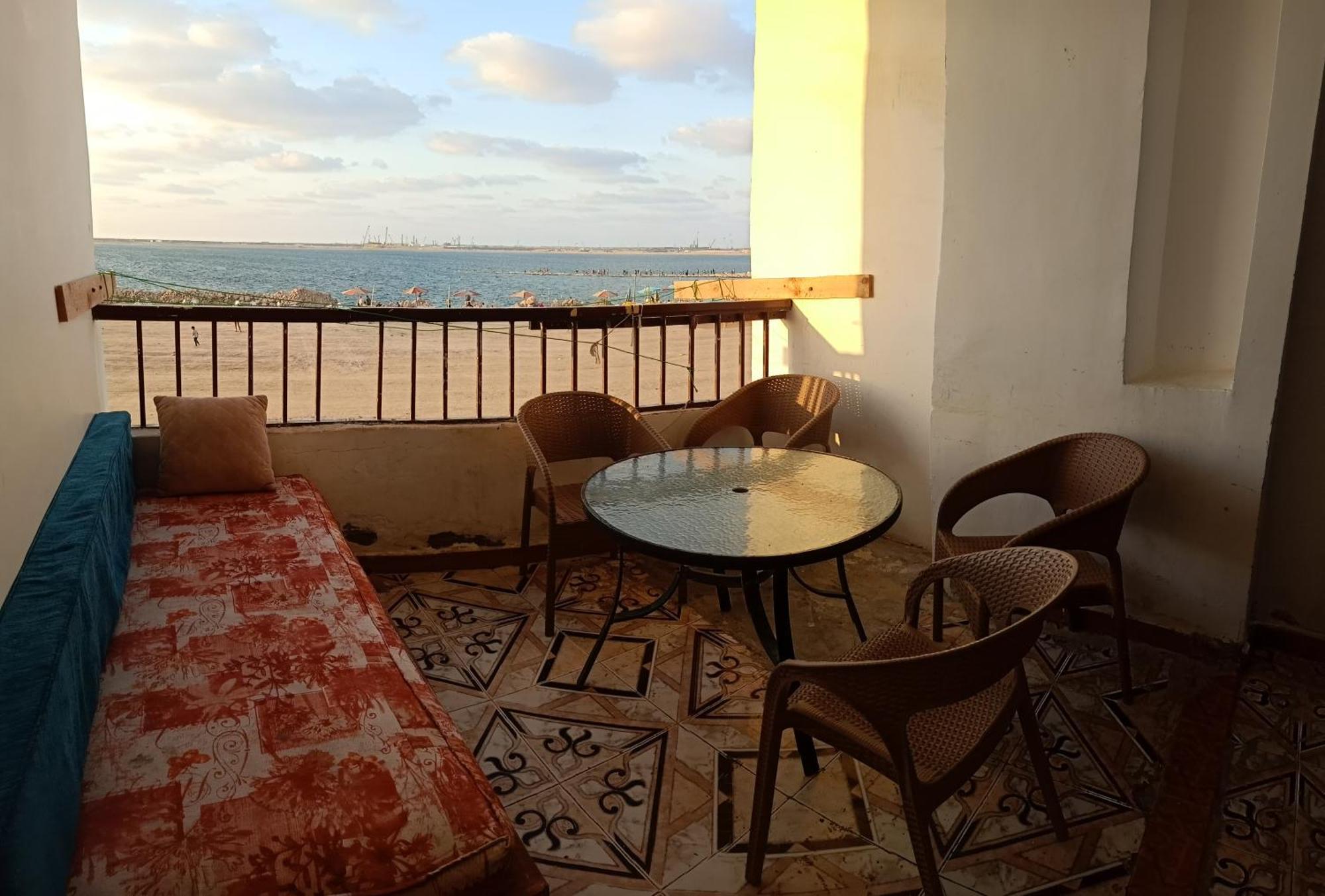 Furnished Apartment - Beach View "Nearest Beach 2 Minutes Walking" - Free Wifi- Abo Keer - Alexandria - Egypt Abu Qir Luaran gambar